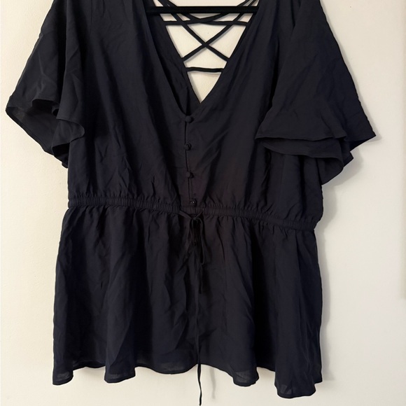Torrid NWT Black Button-Up Blouse with crisscross detail, size 2 - Picture 1 of 5